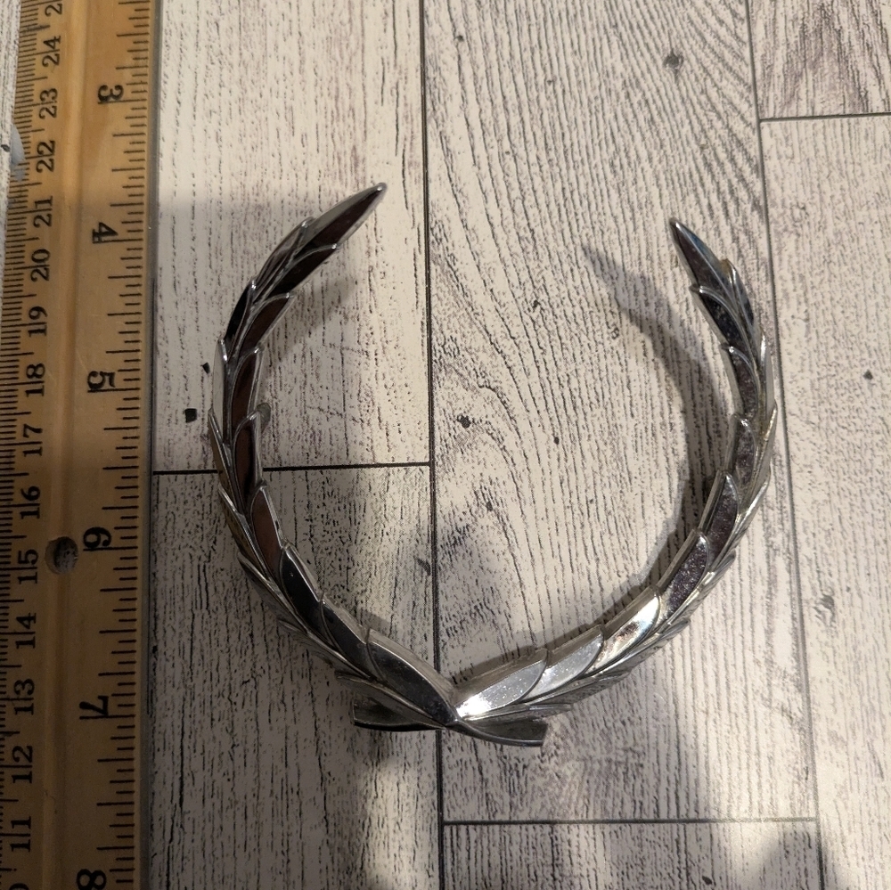 Cadillac Silver Laurel Wreath Decorative Accent